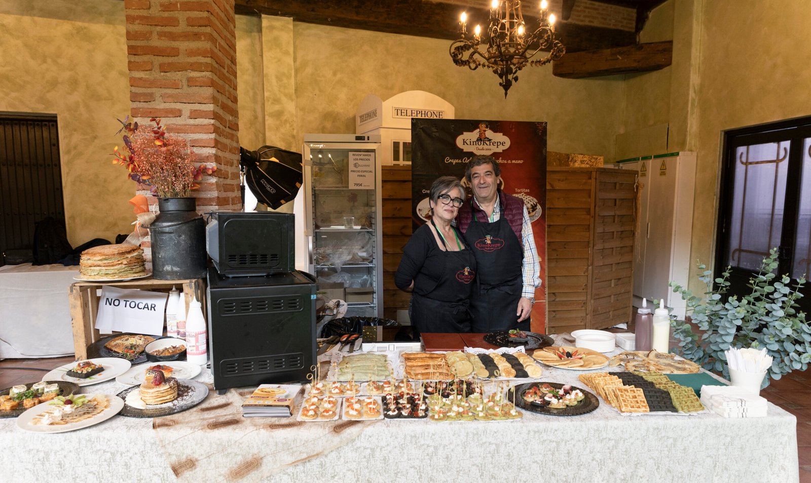 Mesa de catering para cóctel Kino Krepe